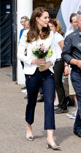 Princess Kate, The Duchess of Cambridge at the Docklands Sailing and Watersports Centre in Londen, on June 16, 2017, to visit the 1851 Trust, the Land Rover BAR Roadshow Photo : Albert Nieboer \/ Netherlands OUT \/ Point de Vue OUT · NO WIRE SERVICE · ...