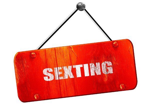 sexting, 3D rendering, red grunge vintage sign