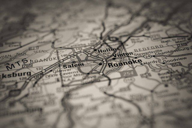 Roanoke on USA map background