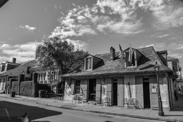 New Orleans is know (among other things) for its architecture with multiple influences exemplified in this picture