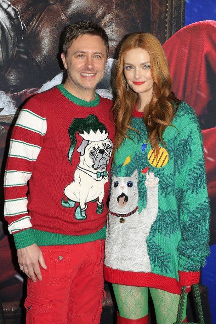 LOS ANGELES - NOV 29: Chris Hardwick, Lydia Hearst at the Violent Night Premiere at the TCL Chinese Theater IMAX on November 29, 2022 in Los Angeles