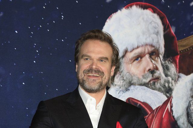 LOS ANGELES - NOV 29: David Harbour at the Violent Night Premiere at the TCL Chinese Theater IMAX on November 29, 2022 in Los Angeles