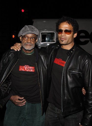 KRT ENTERTAINMENT STAND ALONE PHOTO SLUGGED: TRIBECAFILMFEST KRT PHOTOGRAPH BY S. VLASIC\/ABACA PRESS (May 8) Melvin and Mario Van Peebles attends Showtime\