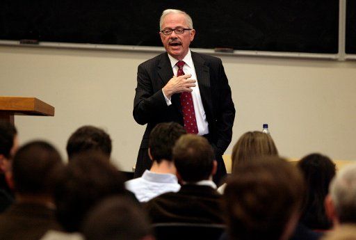 Libertarian Party Presidential candidate Bob Barr speaks to a crowd of about 100 in a classroom on the Duke University campus in Chapel Hill, North Carolina, Tuesday, October 28, 2008. (Chris Seward\/Raleigh News & Observer\/MCT)
