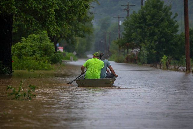Flooding early Thursday, July 28, 2022, near Wolverine Road in Breathitt County, Kentucky. (Ryan C. Hermens\/Lexington Herald-Leader\/TNS