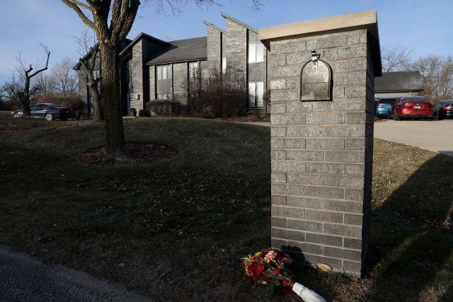A bouquet of flowers outside the home, Dec. 1, 2022, where five people were found dead as a result of a âdomestic-related incidentâ Wednesday morning in the 2800 block of Acacia Terrace in Buffalo Grove, Ill., according to authorities. (Antonio Perez\/Chicago Tribune\/TNS