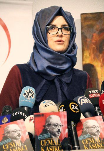 Hatice Cengiz, the fiancee of murdered Saudi journalist Jamal Khashoggi, speaks at a press conference in Istanbul on Feb. 8, 2019, to mark the release of a book on Khashoggi. (Kyodo) ==Kyodo