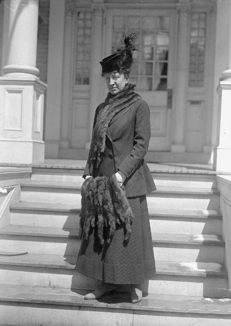 Mrs. Newton D Baker, 1917. Elizabeth Wells Leopold, wife of US Secretary of War Newton Diehl Baker Jr