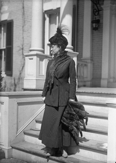 Mrs. Newton D Baker, 1917. Elizabeth Wells Leopold, wife of US Secretary of War Newton Diehl Baker Jr