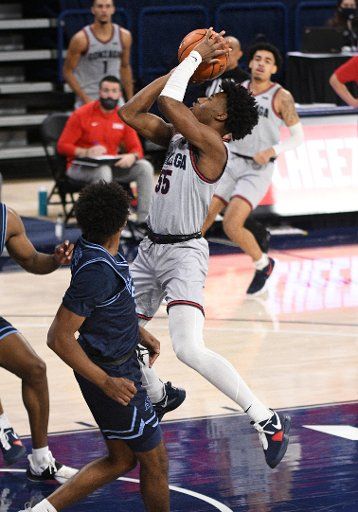 SPOKANE, WA - FEBRUARY 20: Gonzaga Gonzagaard Dominick Harris (55) scores during the game between the San Diego Toreros and the Gonzaga Bulldogs played at the McCarthey Athletic Center on February 20, 2021 in Spokane, Washington. (Photo by Robert Johnson\/Icon Sportswire