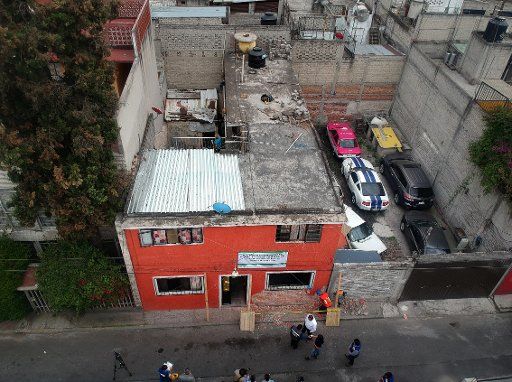 90401075. México, 1 Abr 2019 (Notimex-Arturo Monroy).- En acciones encabezadas por el titular de la Comisión para la Reconstrucción de la Ciudad de México, César Cravioto Romero, en una casa habitación ubicada en la calle Sur 131 7 Col. Ramos Millán, Iztacalco, se dio inicio a la reconstrucción de viviendas afectadas por el sismo de 2017. NOTIMEX\/FOTO\/ARTURO MONROY\/AMH\/