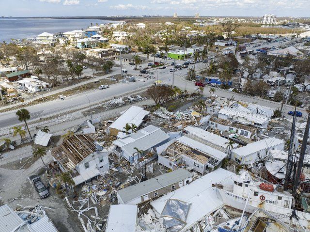 (221005) -- FORT MYERS (U.S.), Oct. 5, 2022 (Xinhua) -- Photo taken on Oct. 4, 2022 shows the aftermath of Hurricane Ian in Fort Myers, Florida, the United States. The death toll from Hurricane Ian in the United States has exceeded 110, while hundreds of thousands of customers remain without power. At least 110 people, including 105 in Florida and five in North Carolina, have died due to Ian, according to a tally by CNN on Wednesday. (Photo by Rolando Lpez\/Xinhua) - Rolando Lpez -\/\/CHINENOUVELLE_CnyztpE007020_20221006_PEPFN0A001\/2210060830\/Credit:CHINE NOUVELLE\/SIPA