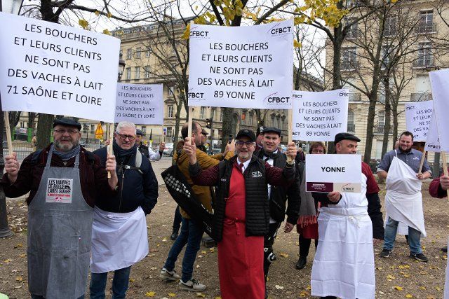The butchers and delicatessens, assembled from the provinces of France, postent against the blow of energy. Obliged in their professions to use refrigerators and ovens, they see their bills multiplied by 4. Paris, France on November 29, 2022. Photo by Pierrick Villette\/Abaca\/Sipa
