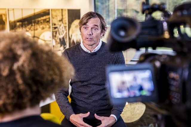 ARNHEM - 26-09-2022, Papendal. Dutch football, eredivisie, season 2022-2023. Phillip Cocu signs at Vitesse. (Photo by Pro Shots\/Sipa USA) World Rights Except Austria and The