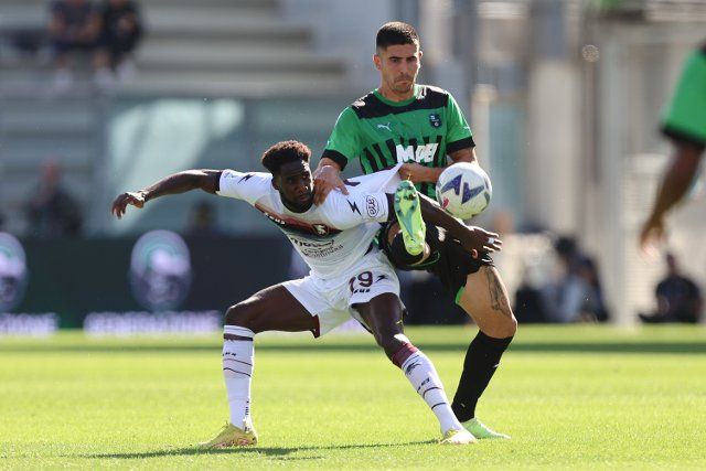 Martin Erlic (US Sassuolo) Boulaye Dia (US Salernitana) during US Sassuolo vs US Salernitana, italian soccer Serie A match in Reggio Emilia, Italy, October 02 2022 (Photo by Live Media\/Sipa USA) *** ITALY OUT 