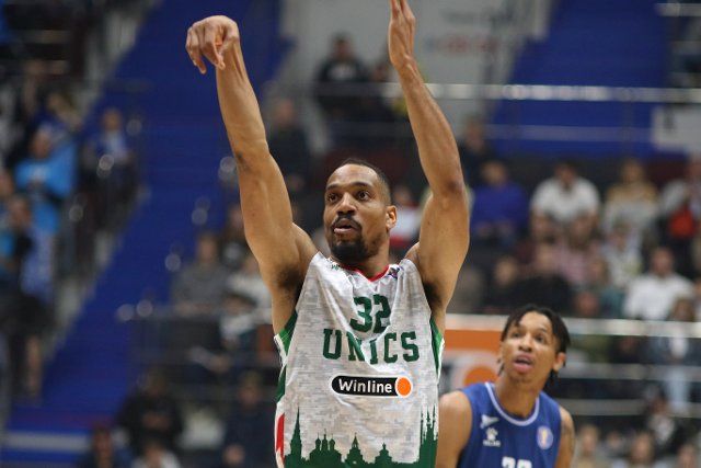 Vince Hunter (No.32) of UNICS in action during the VTB United League basketball match between Zenit and UNICS at Sibur Arena. Final score; Zenit 79:82 UNICS. (Photo by Maksim Konstantinov \/ SOPA Images\/Sipa USA