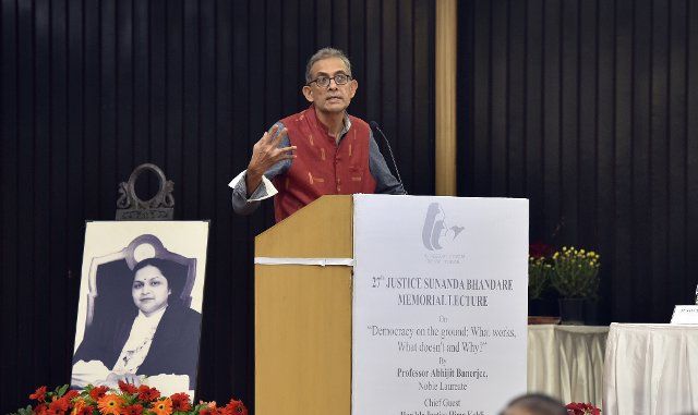 NEW DELHI, INDIA  NOVEMBER 4: Nobel Laureate Professor Abhijit Banerjee addresses the 27th Justice Sunanda Bhandare Memorial, in India International Centre on November 4, 2022 in New Delhi, India. (Photo by Sanjeev Verma\/Hindustan Times\/Sipa USA
