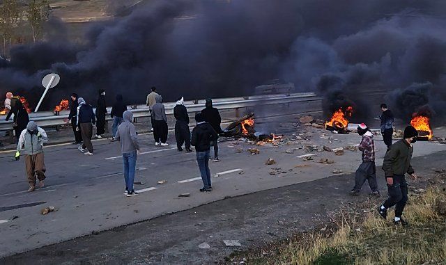 Iranian Protesters blocked the main road and clash with security forces durning protest against Islamic Republic regime in le who were arrested. unrest continue in Iran since the murder of Mahsa Amini, Iranians have been holding daily protests anti-regime continue with intensity. Marivan in the northwestern Kurdistan region, 362 people had been killed in the two-month-long protests, including 56 minors. It also reported that 56 members of the security forces had been killed, in addition to 16,033 people who were arrested. unrest continue in Iran since the murder of Mahsa Amini, Iranians have been holding daily protests anti-regime continue with intensity. le who were arrested. unrest continue in Iran since the murder of Mahsa Amini, Iranians have been holding daily protests anti-regime continue with intensity. Marivan. Iran. November 18, 2022. Photo by SalamPix\/Abaca\/Sipa