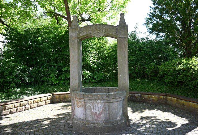 Replica of a historical fountain, in Hoerth