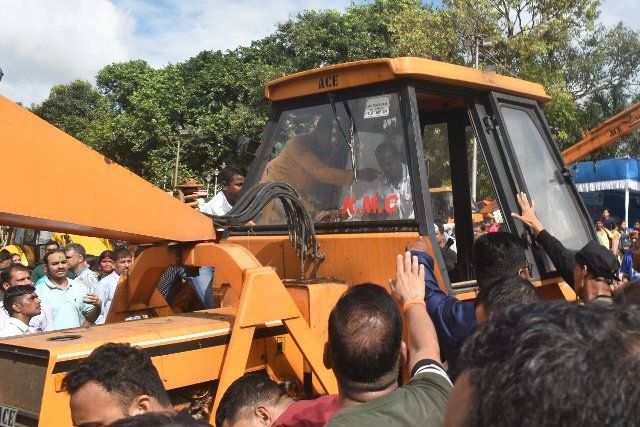 People have beaten the driver after the accident. People were injured after a crane failure in brakes rammed civilians on the site. The incident occurred in Kolkata\