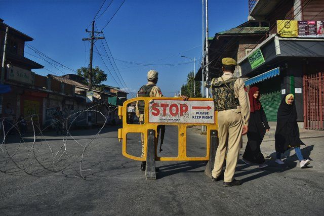 Security beefed up and civilian movement restricted at many places as Amit Shah visits Gurudwara Chati Patshahi in Rainawari during HM Amit Shah\