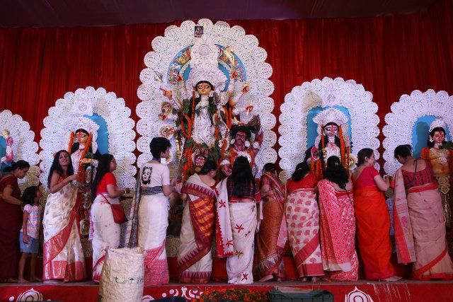 Women line up for worshipping of Goddess Durga along with other Godess, in New Delhi on 5th October 2022. (Photo by Ranjan Basu\/Pacific Press
