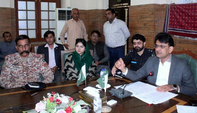LARKANA, PAKISTAN, DEC 06: Deputy Commissioner, Tarique Manzoor Chandio presides over a meeting in connection of 15th death anniversary of Shaheed Mohtarma Benazir Bhutto in Larkana on Tuesday, December 06, 2022. (Jamal Dawoodpoto\/PPI Images