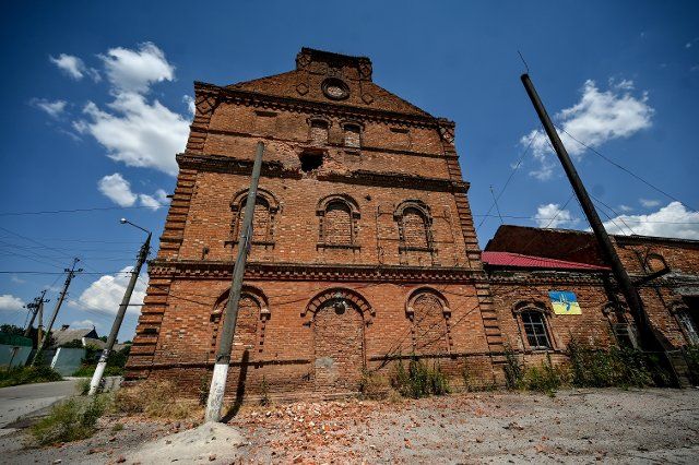 HULIAIPOLE, UKRAINE - JUNE 29, 2022 - An old building has a hole in the wall, Huliaipole, Zaporizhzhia Region, southeastern Ukraine. This photo cannot be distributed in the Russian Federation., Credit:Dmytro Smolyenko \/ Avalon