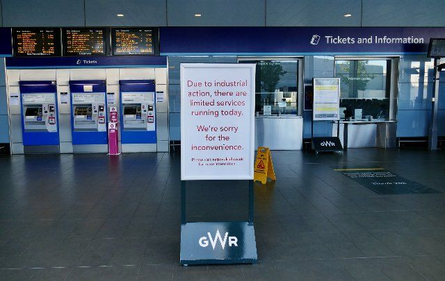 A deserted Reading Station on another day of strikes., Credit:Geoffrey Swaine \/ Avalon