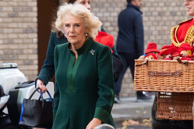 Camilla - The Queen Consort arrives to deliver hampers of Paddington Bears that were used as bereavement gifts for Queen Elizabeth II and are now to be donated to Barnardo\