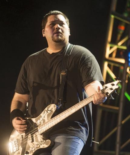 Wolfgang Van Halen Remembers Late Dad Eddie While Celebrating First Number OneAuthor WENN20210304Wolfgang Van Halenhas remembered his late father Eddie while celebrating his first-ever number one song.The 29-year-old musician son of Van 