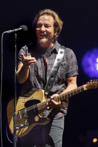 Eddie Vedder To Release New Solo Album With Former Red Hot Chili Peppers BandmatesAuthor WENN20211121Pearl Jam frontman Eddie Vedder will release his first solo album in 11 years, backed by a band featuring former Red Hot Chili Peppers 