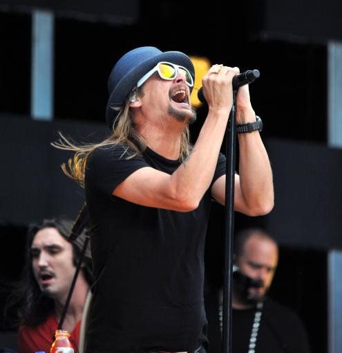 Kid Rock Dragged Online For Comparing Himself To Brad PittAuthor WENN20211125Kid Rock is getting trolled online for comparing himself to Brad Pitt in a new song.In Don’t Tell Me How to Live, which comes with a wild new video featuring the 