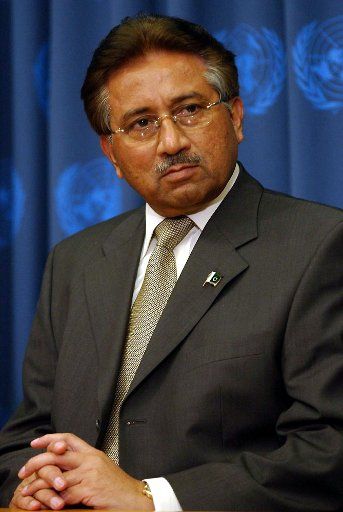 Pervez Musharraf President of Pakistan chats with the media at the United Nations on Sept. 23 2004.  (UPI Photo\/Ezio Petersen)
