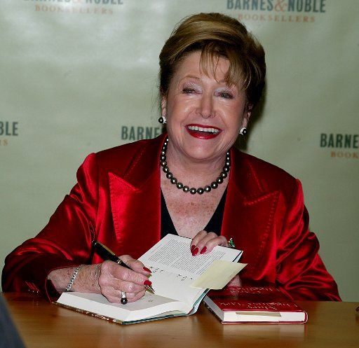 Mary Higgins Clark sign copies of her new book "The Christmas Thief" at Barnes & Noble in New York on November 30 2004.  (UPI Photo\/Laura Cavanaugh)