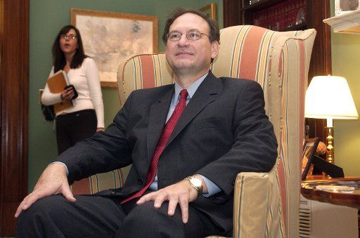 Supreme Court Nominee Samuel Alito meets with Sen. Olympia Snowe (R-ME) in her office on Capitol Hill in Washington on November 16 2005. (UPI Photo\/Kevin Dietsch)