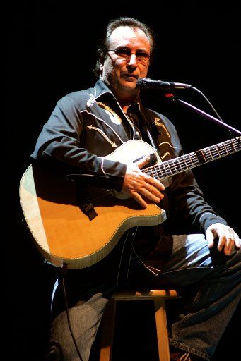 Jim Messina of Loggins and Messina performs in concert at the Seminole Hard Rock Hotel and Casino in Hollywod  Florida on September 29 2005.  (UPI Photo\/Michael Bush)