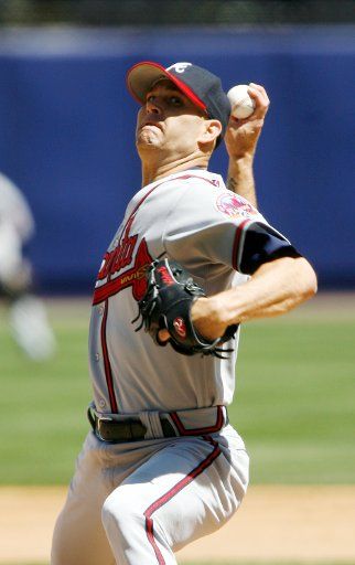 Atlanta Braves (15) Tim Hudson throws a pitch in the 2nd innning at Shea Stadium in New York City on April 19 2006. The Atlanta Braves defeated the New York Mets 2-1.  (UPI Photo\/John Angelillo)    