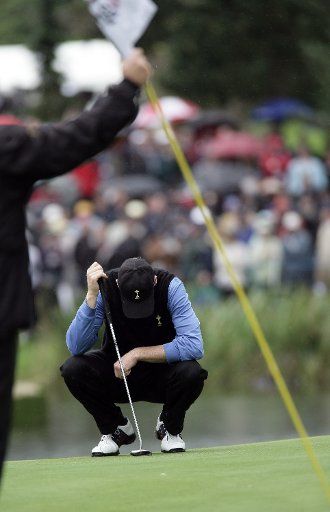 Jim Furyk  hangs his head on the 13th green on the second day of the Ryder Cup Championship at The K Club in Straffan September 23 2006. (UPI Photo\/Hugo Philpott)