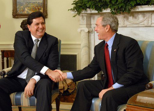 U.S. President George W. Bush meets with Peru\