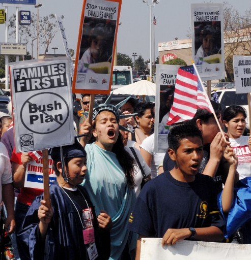 Thousands participate in an immigrants rights march to MacArthur Park in Los Angeles on May 1 2007.  (UPI Photo\/Jim Ruymen)