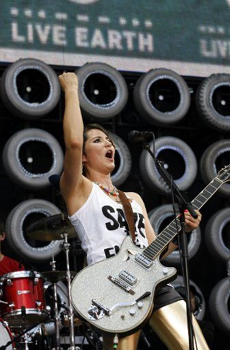 KT Tunstall performs during Live Earth the concerts for a climate in crisis at Giants Stadium in East Rutherford New Jersey on July 7 2007. (UPI Photo\/John Angelillo)
