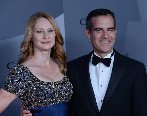 Mayor Eric Garcetti (R) and his wife Amy Wakeland attend Los Angeles Philharmonic\