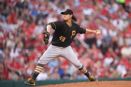 Pittsburgh Pirates starting pitcher Jeff Locke delivers a pitch to the St. Louis Cardinals in the first inning at Busch Stadium in St. Louis on July 6, 2016. Photo by Bill Greenblatt\/