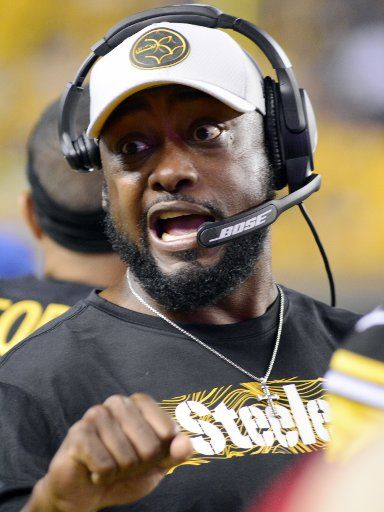 Pittsburgh Steelers head coach Mike Tomlin talks with his players late in the fourth quarter of the Steelers 39-24 preseason win over the Carolina Panthers at Heinz Field in Pittsburgh on August 30, 2018. Photo by Archie Carpenter\/