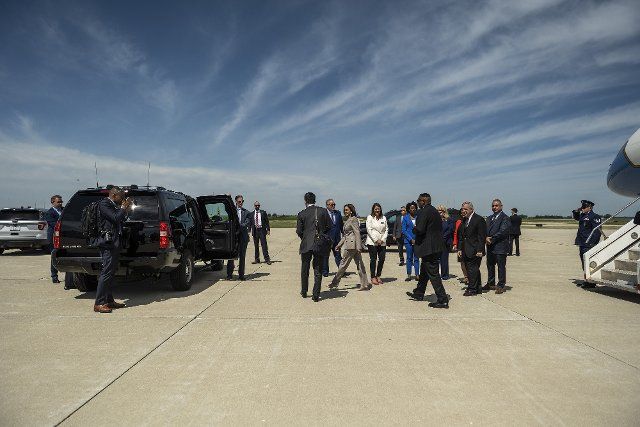Vice President Kamala Harris disembarks Air Force Two at the Aurora Municipal Airport in Aurora, Illinois on Friday, June 24, 2022. Photo by Christopher Dilts