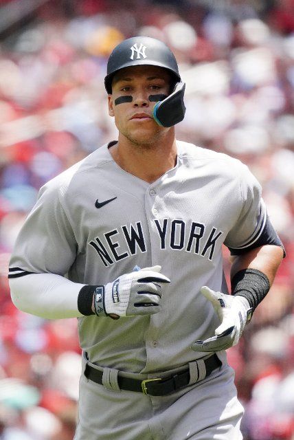 New York Yankees Aaron Judge runs back to the dugout after grounding out in the first inning against the St. Louis Cardinals at Busch Stadium in St. Louis on Sunday, August 7, 2022. Photo by Bill Greenblatt