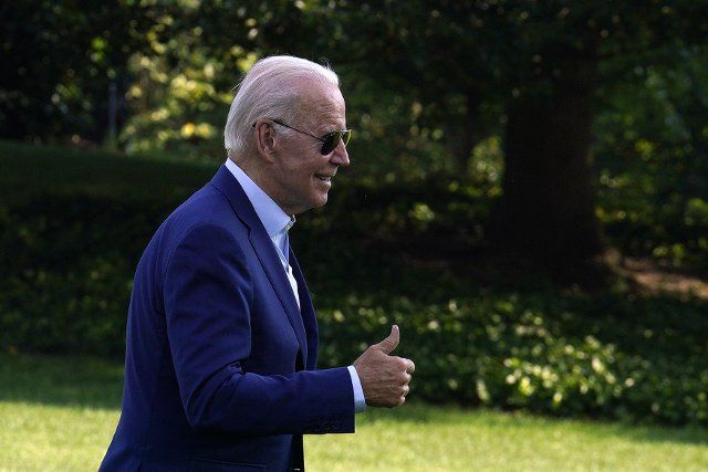 U.S. President Joe Biden walks on the South Lawn of the White House upon his return to Washington from Somerset, Massachusetts on July 20, 2022. Photo by Yuri Gripas