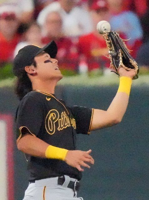 Pittsburgh Pirates Ji Hwan Bae misplays a fly ball off the bat of St. Louis Cardinals Paul Goldschmidt in the first inning at Busch Stadium in St. Louis on Friday, September 30, 2022. . Photo by Bill Greenblatt