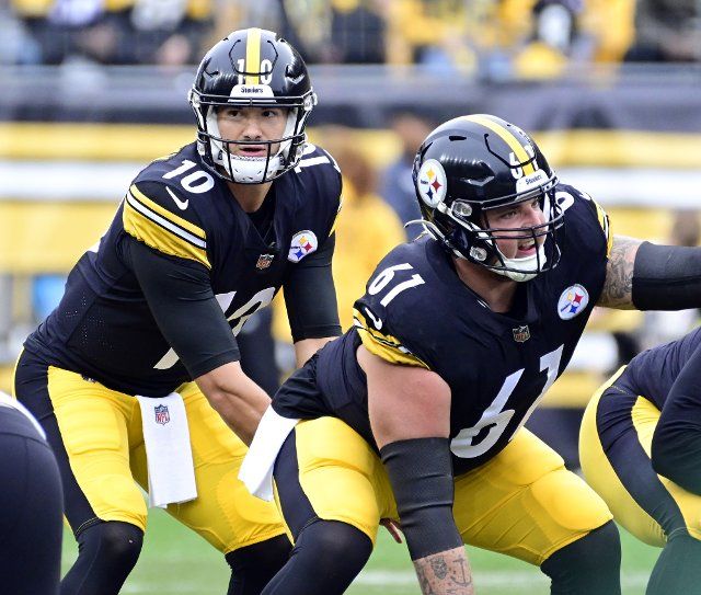 Pittsburgh Steelers quarterback Mitch Trubisky (10) steps in behind Pittsburgh Steelers center Mason Cole (61) during the first quarter against the New York Jets at Acrisure Stadium on Sunday, October 2, 2022 in Pittsburgh Photo by Archie Carpenter